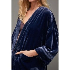 anthropologie esme velvet kimono